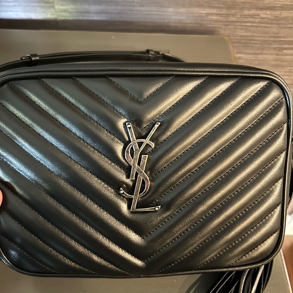 Saint Laurent “Lou” Camera bag crossbody bag - Picture 2 of 8